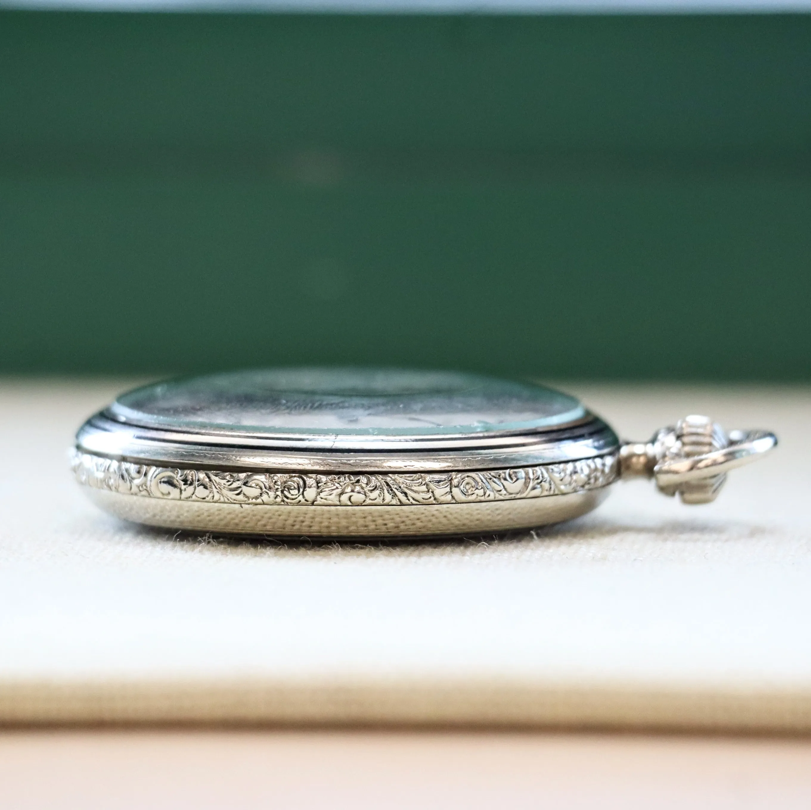 1904 WALTHAM Dress Pocket Watch Openface 12s Grade Riverside 19 Jewels Fancy Engraved Case