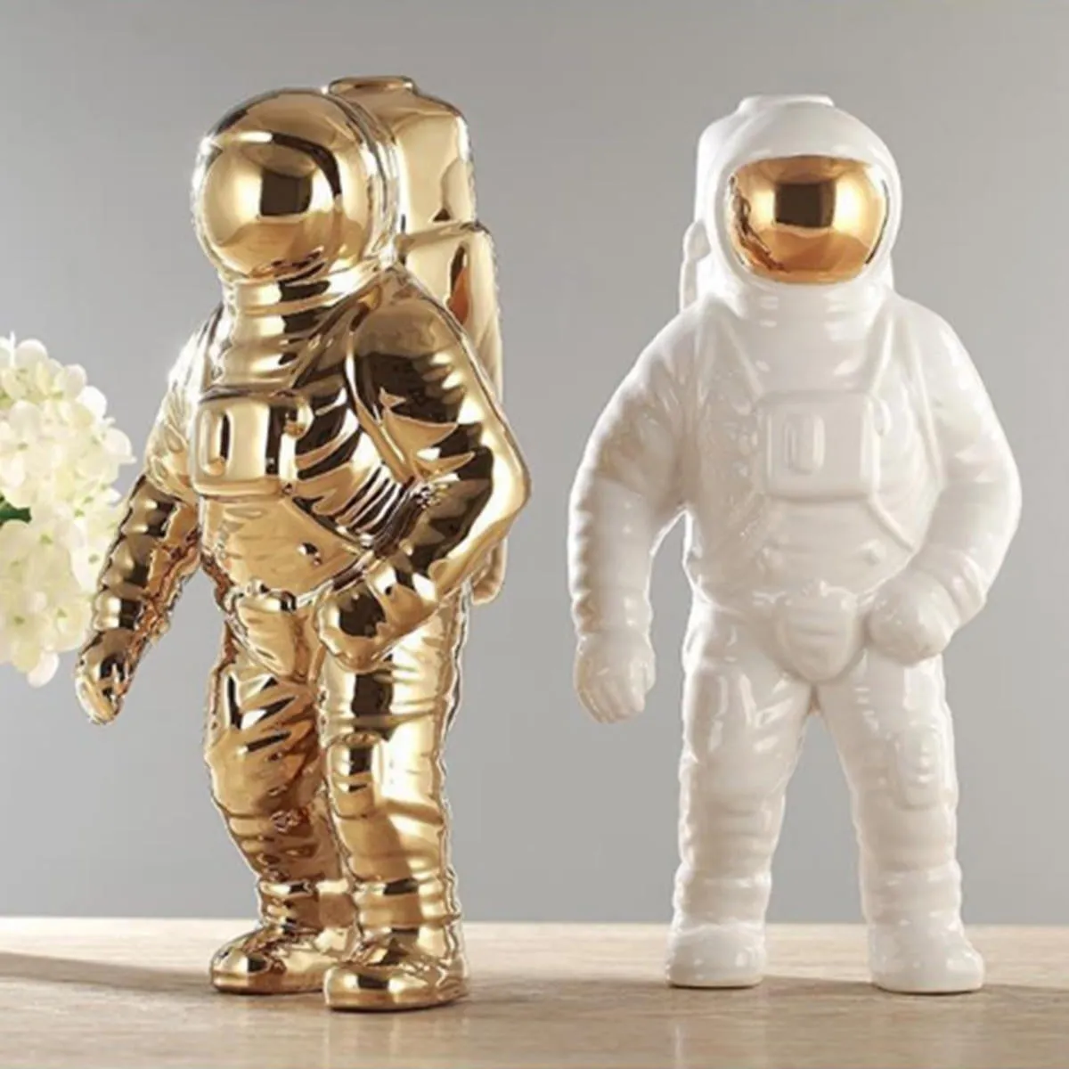 3 color Space Man Sculpture Astronaut Fashion Vase Ceramic Flower Planter Vase Space Man Sculpture Cosmonaut Home office Decor