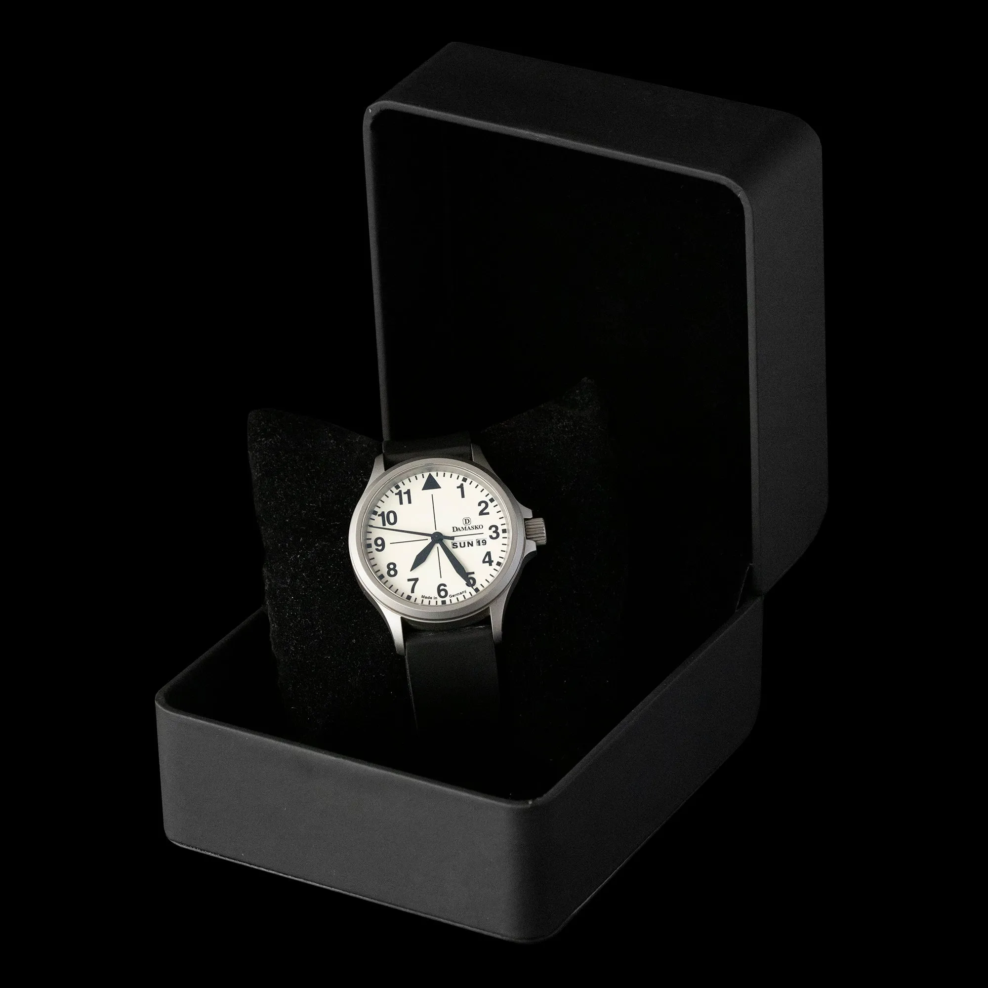 Damasko - DA37 Pilot’s Watch ‘Full-Lume Dial’