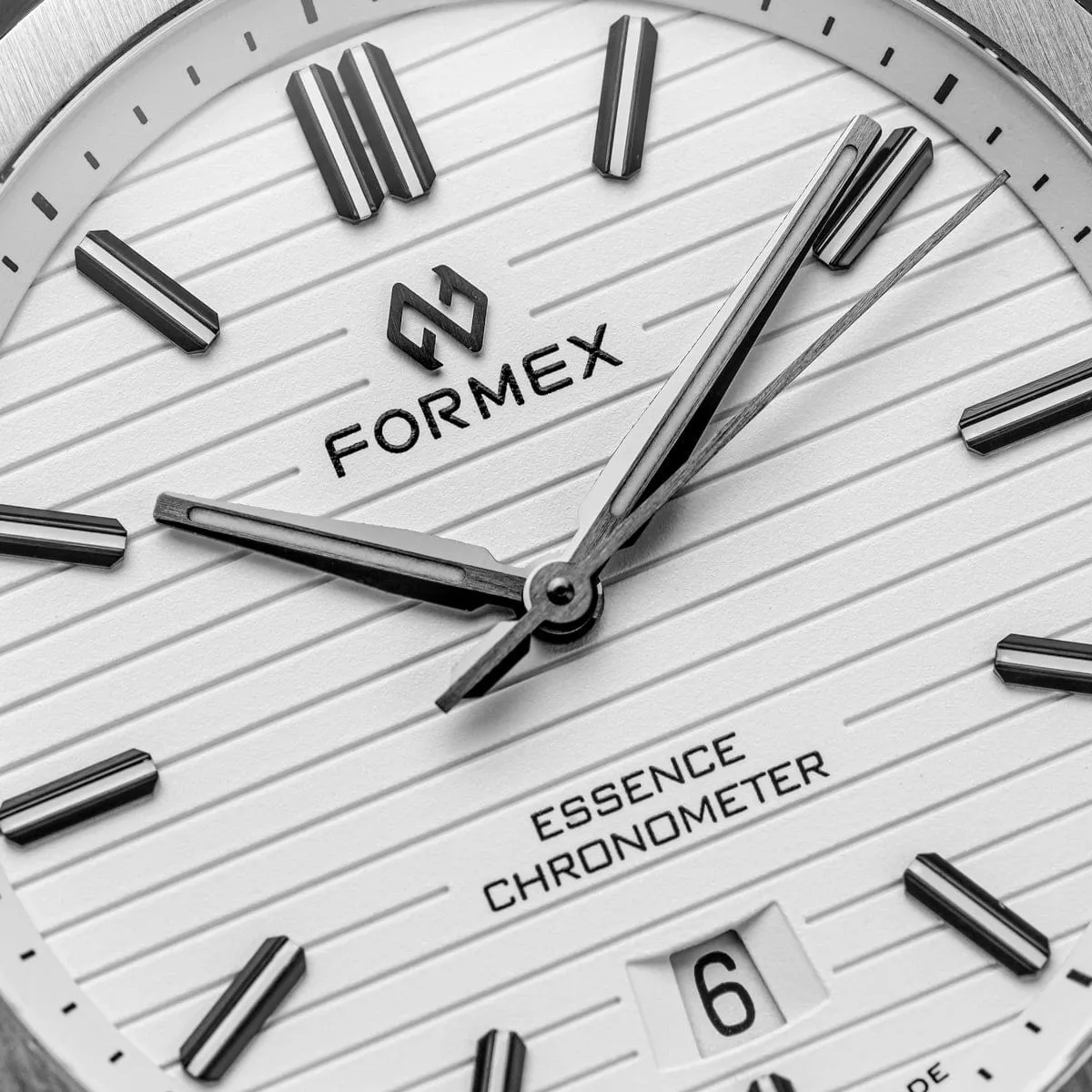 Formex Essence 39 Automatic Chronometer Watch - Green / Steel Bracelet - LIKE NEW