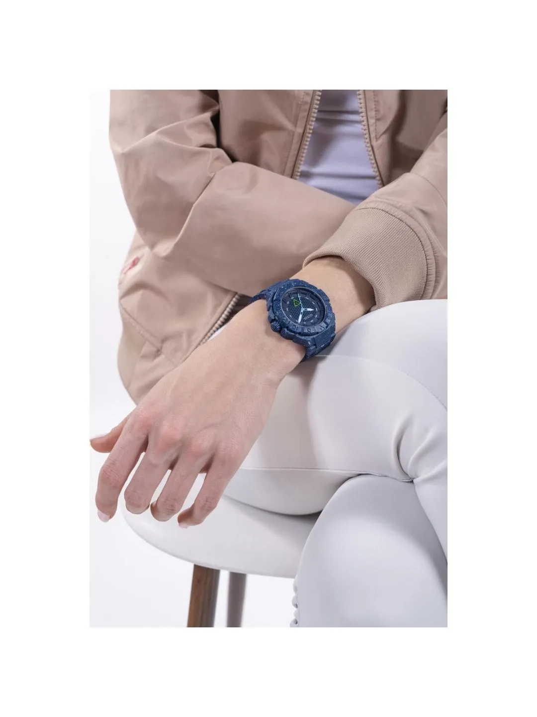 Guess Navy Dial Unisex Analog Watch - GW0507G1