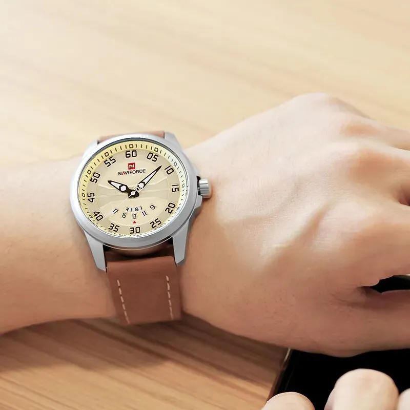 Leather Band Quartz Watch(Out of Stock)