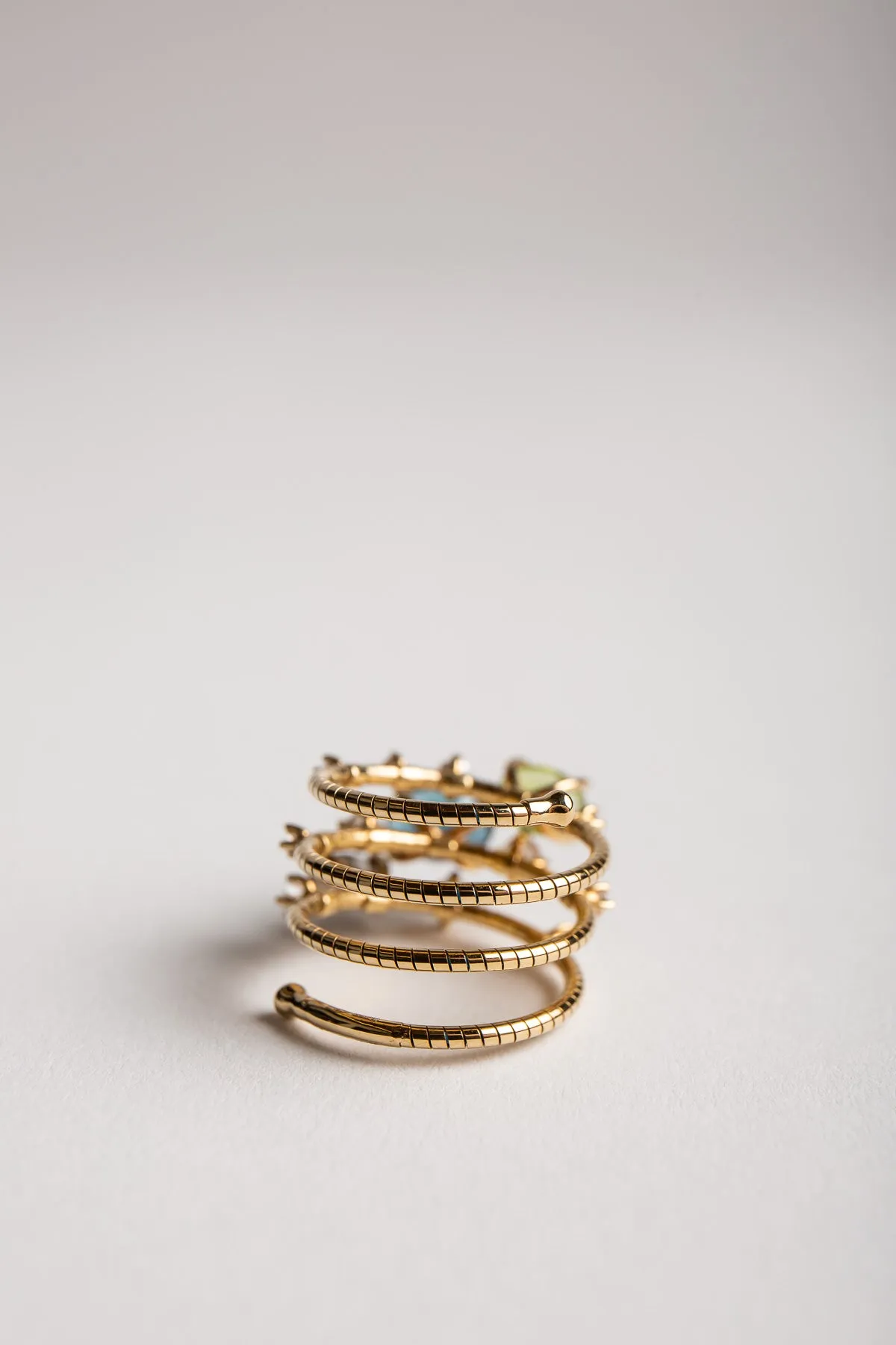 MATTIA CIELO | YELLOW GOLD MULTI STONE SPIRAL RING