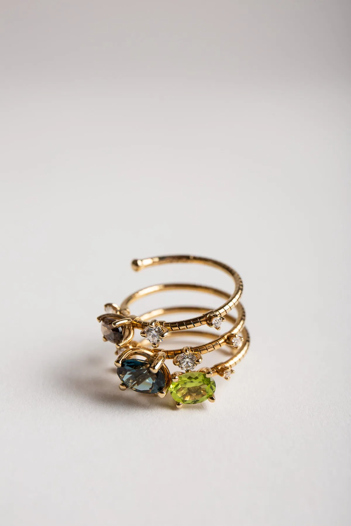 MATTIA CIELO | YELLOW GOLD MULTI STONE SPIRAL RING
