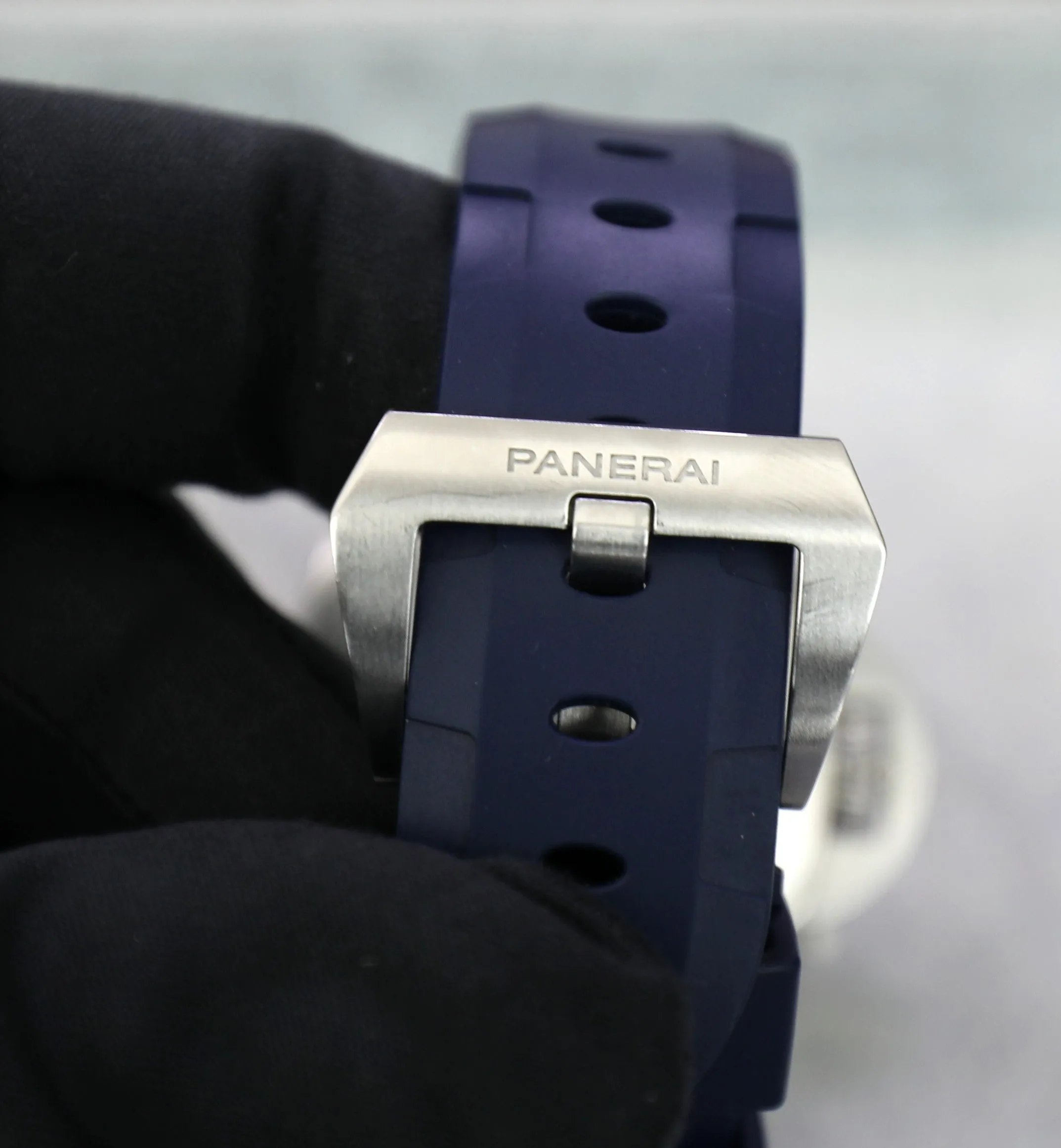 Panerai Submersible 42mm – PAM00959 – Grey Dial – Blue Bezel – Unworn – Full Set