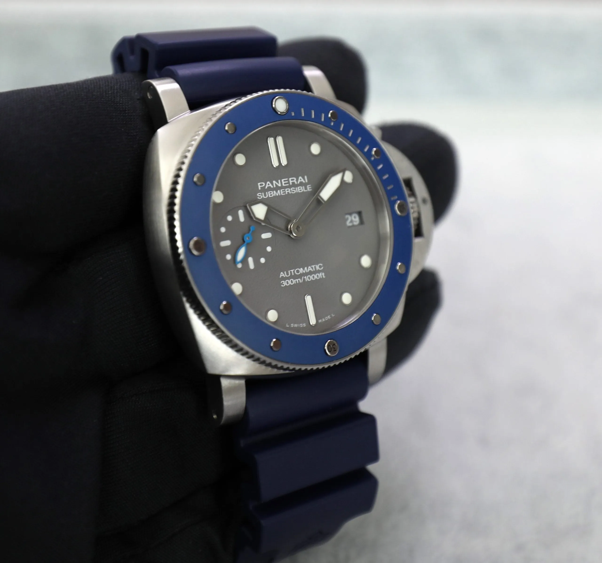 Panerai Submersible 42mm – PAM00959 – Grey Dial – Blue Bezel – Unworn – Full Set