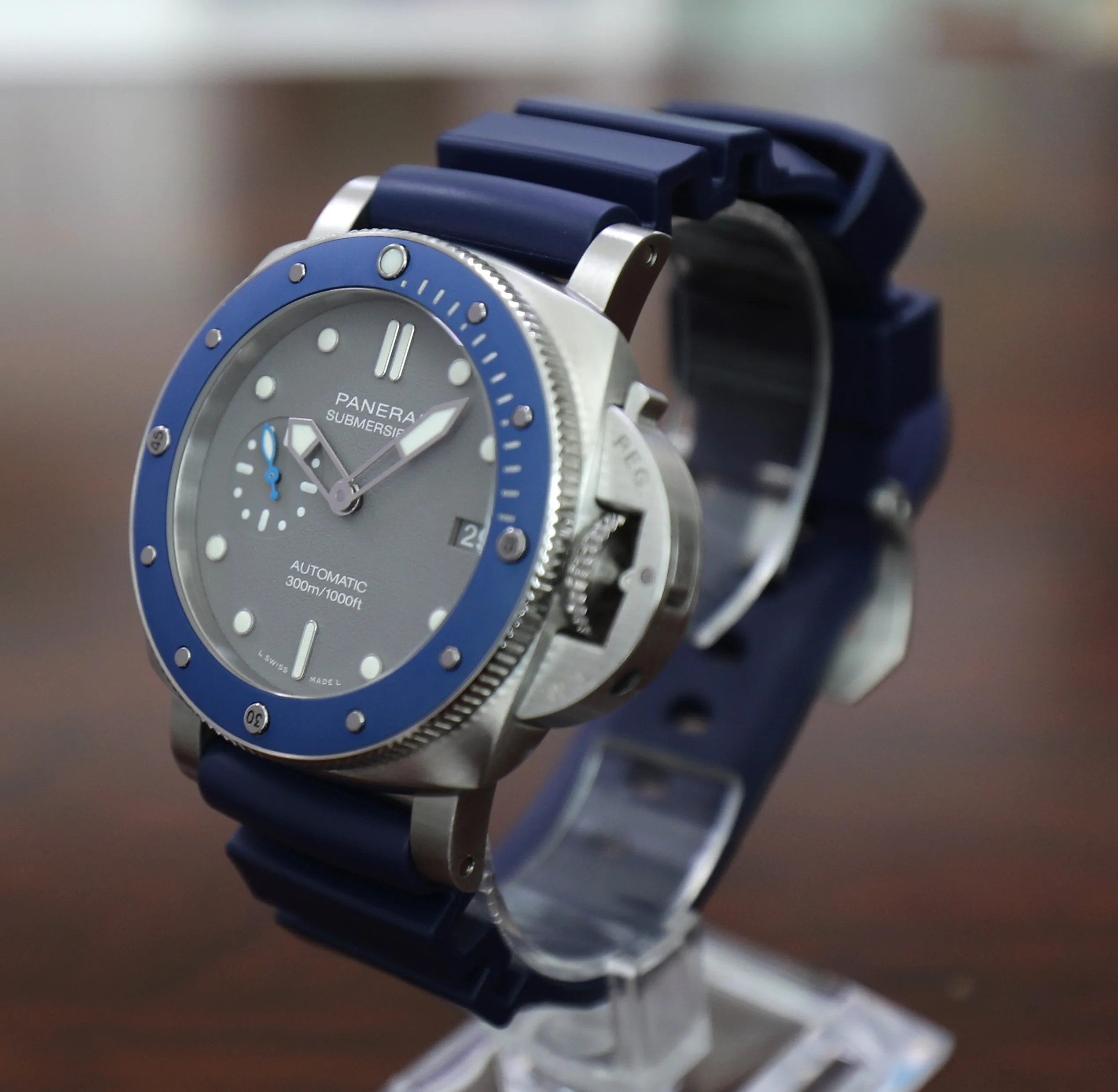 Panerai Submersible 42mm – PAM00959 – Grey Dial – Blue Bezel – Unworn – Full Set