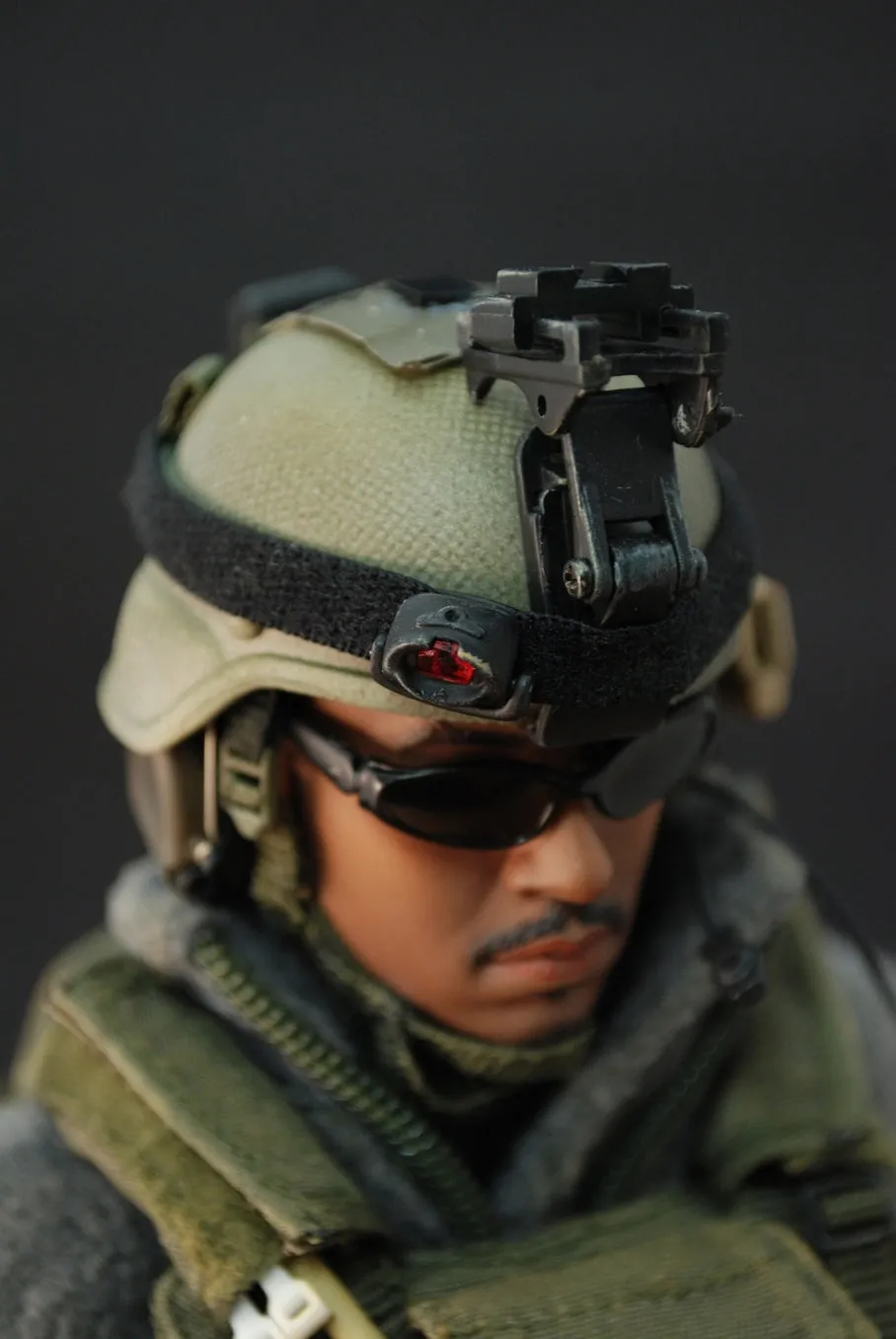 Rare Hot Toys U.S. Army Ranger 75th Ranger Regiment with MK16 Scar-L Mint in Box