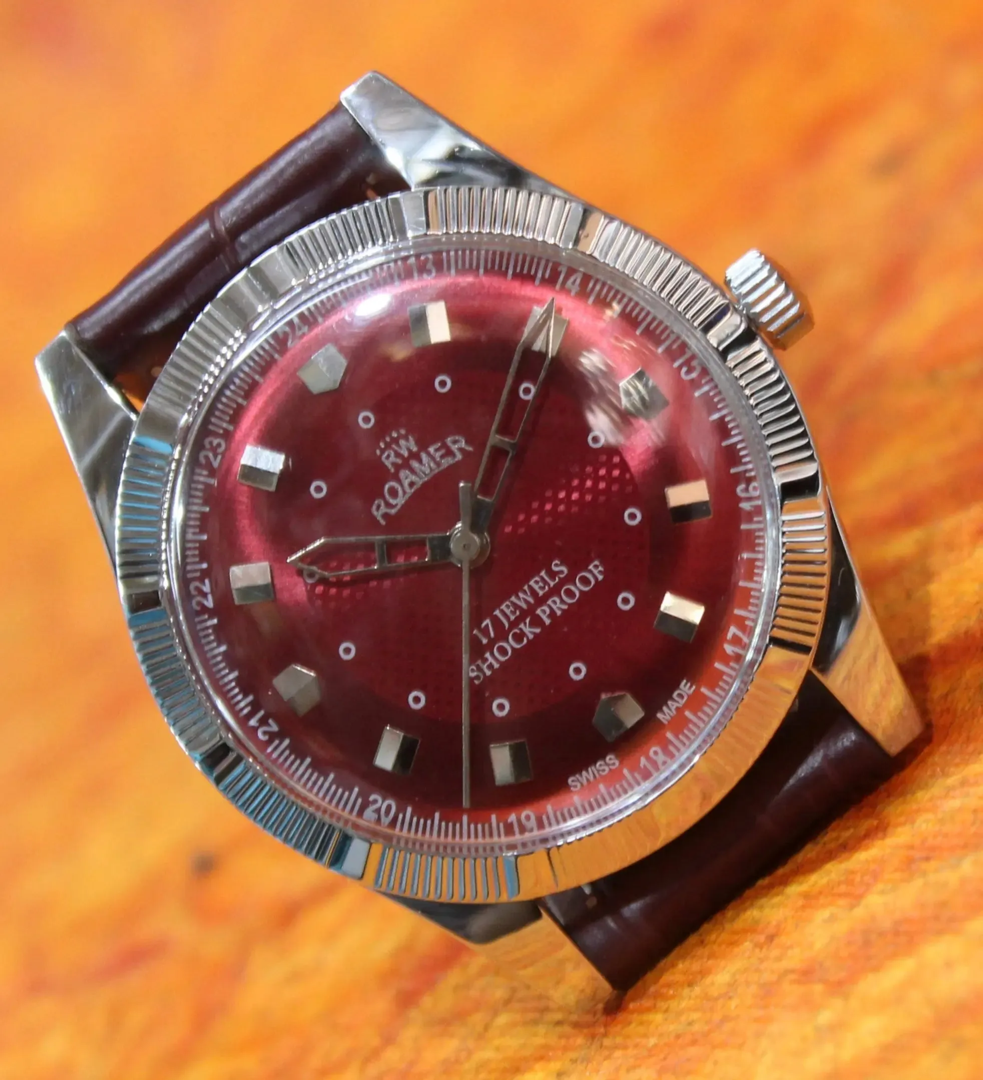 Red Dial Watch Roamer Vintage 17 Jewels FHF ST96 Mechanical Hand Winding Swiss Made