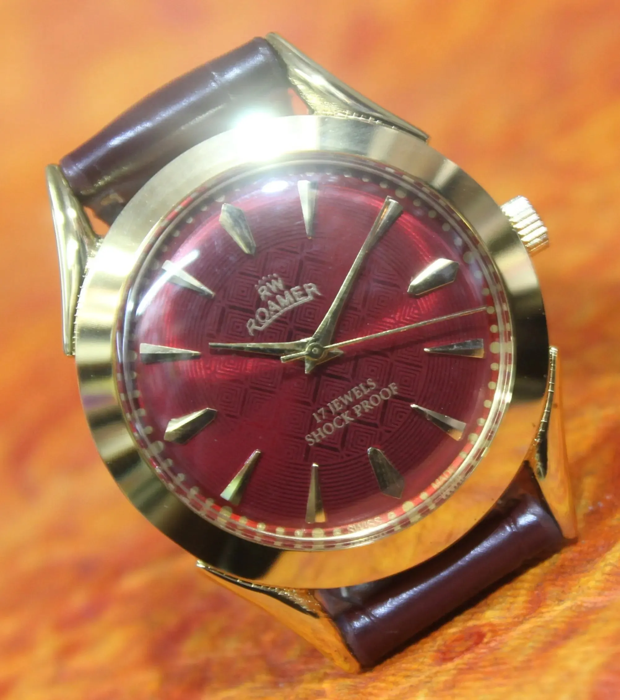 Roamer Vintage Wristwatch 17 Jewels FHF ST96 Mechanical Hand Winding Swiss Made Red Dial