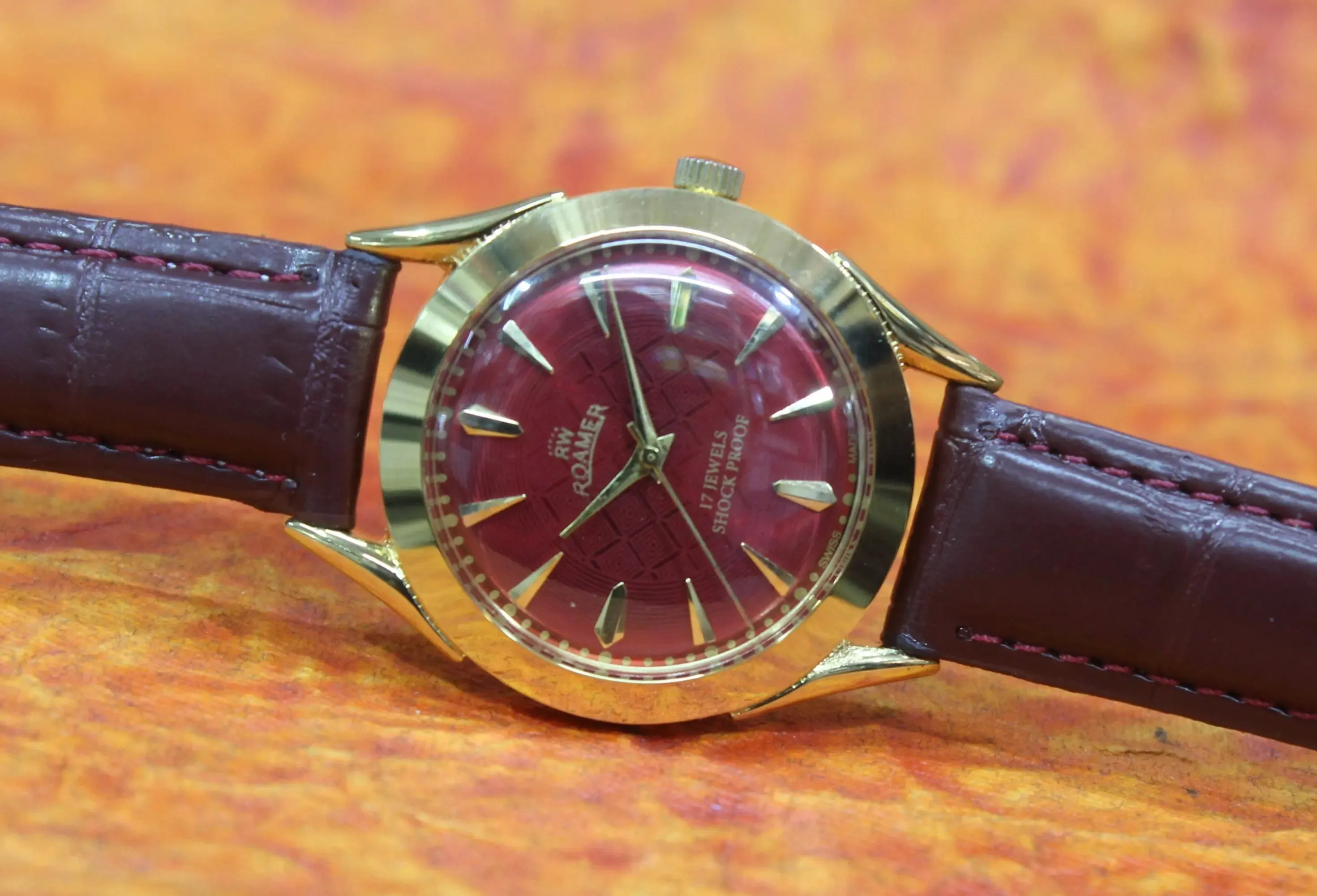 Roamer Vintage Wristwatch 17 Jewels FHF ST96 Mechanical Hand Winding Swiss Made Red Dial
