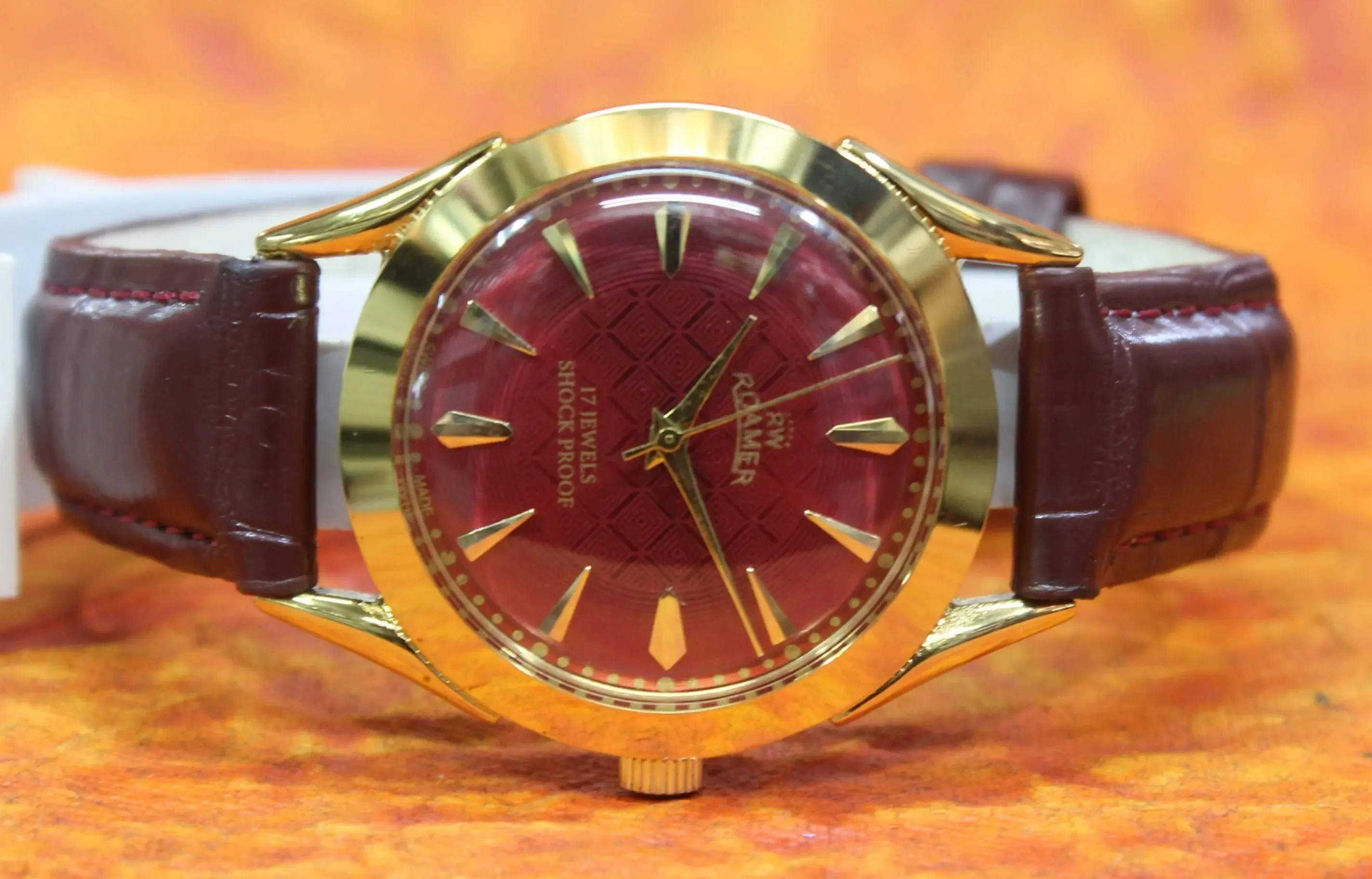Roamer Vintage Wristwatch 17 Jewels FHF ST96 Mechanical Hand Winding Swiss Made Red Dial