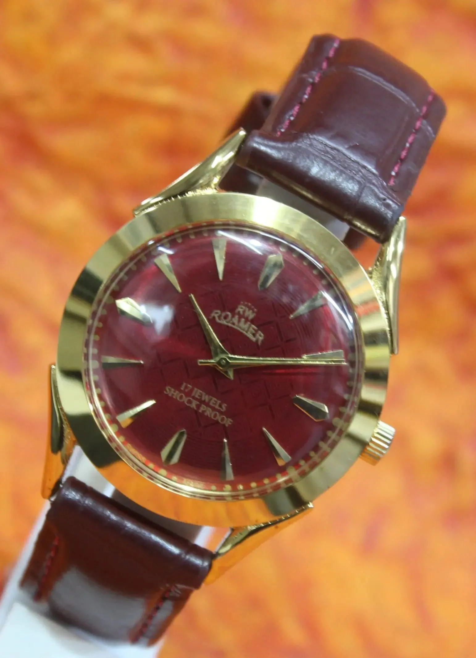 Roamer Vintage Wristwatch 17 Jewels FHF ST96 Mechanical Hand Winding Swiss Made Red Dial