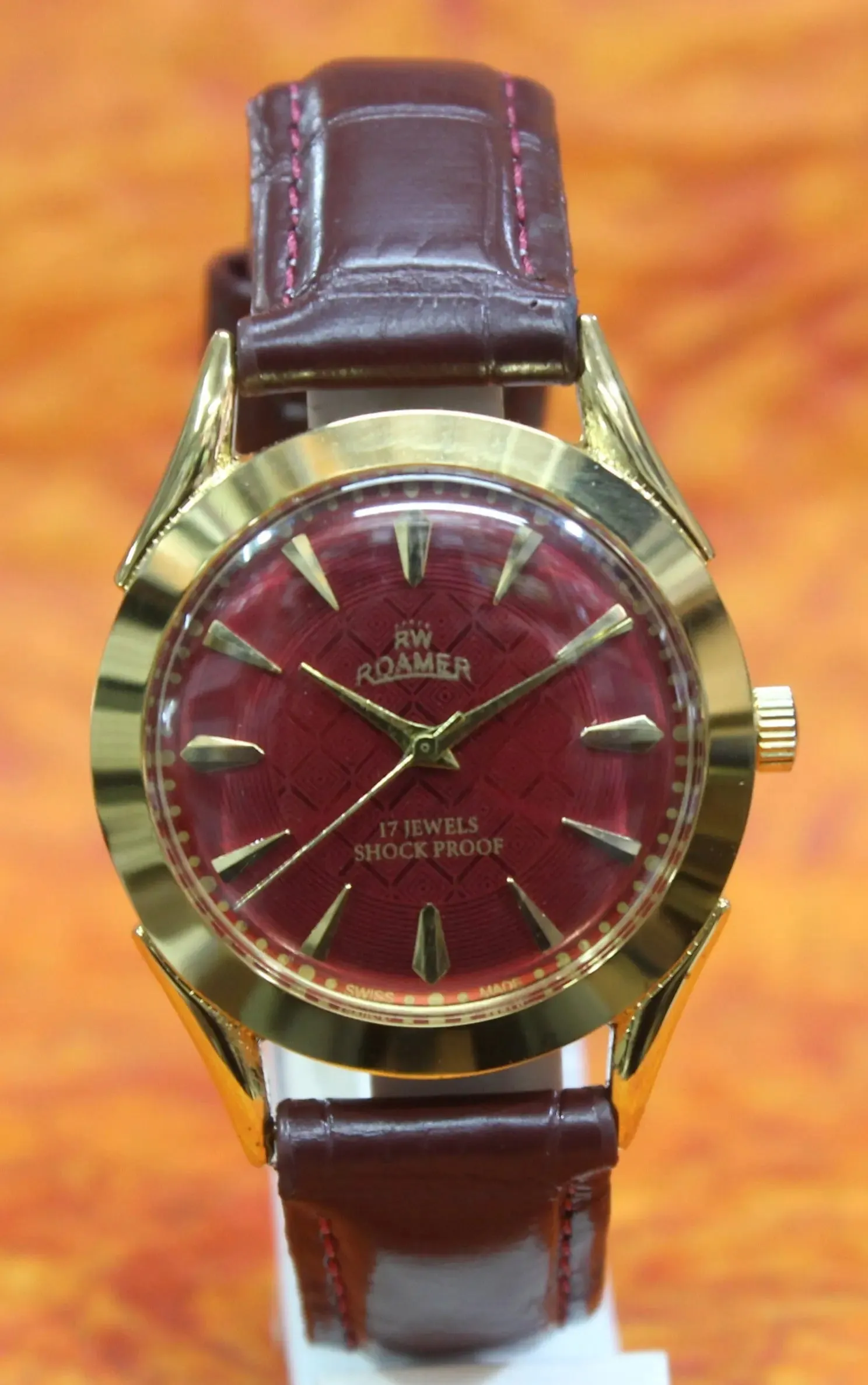 Roamer Vintage Wristwatch 17 Jewels FHF ST96 Mechanical Hand Winding Swiss Made Red Dial