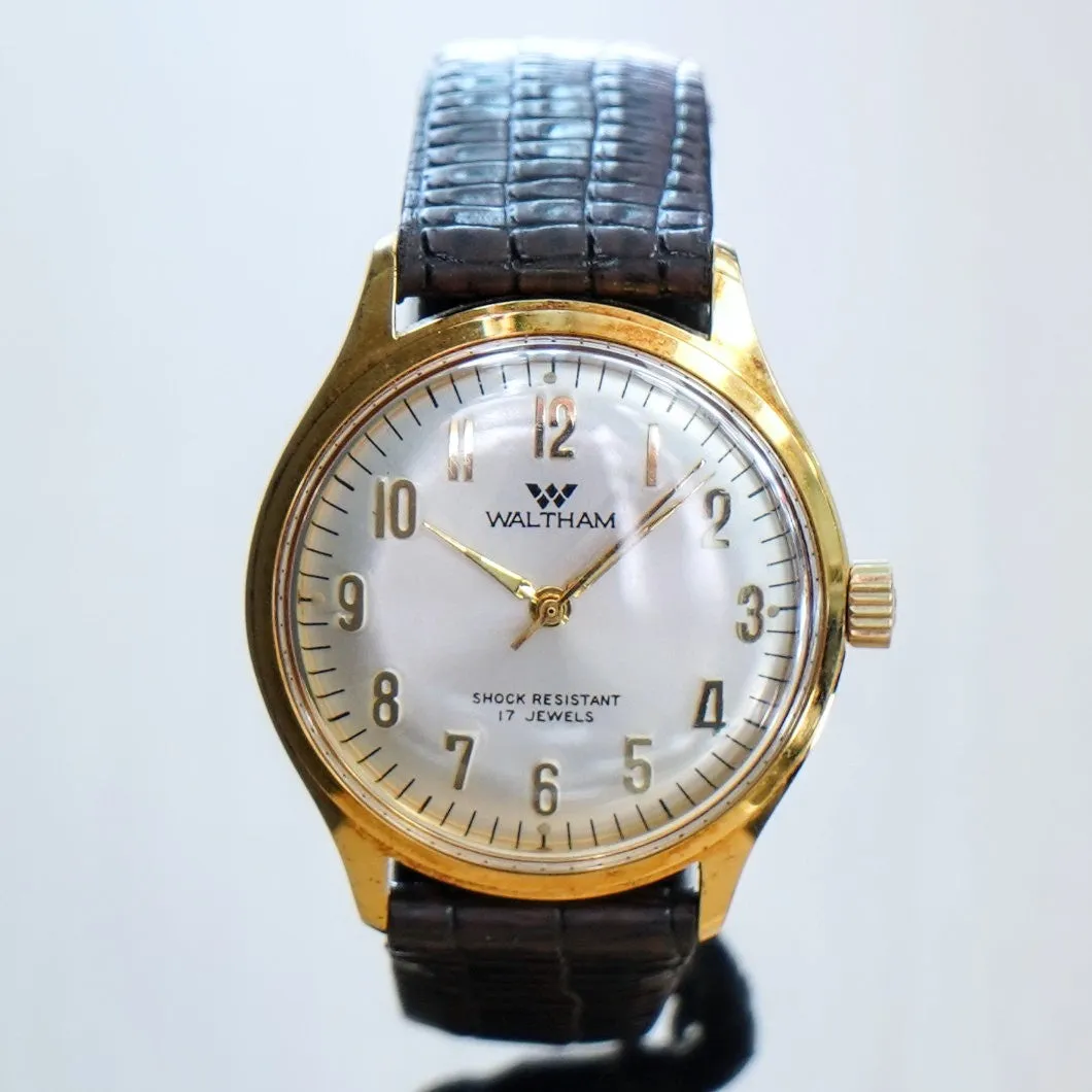 Vintage WALTHAM Watch 17 Jewels Shock Resistant 34mm Wristwatch CN-200-140